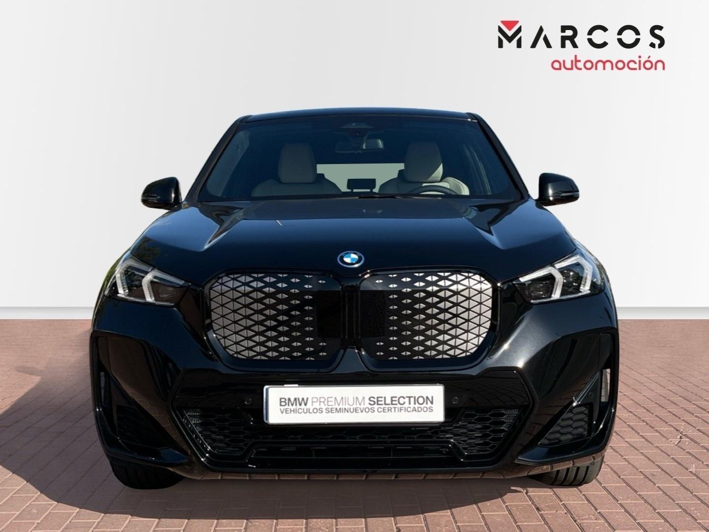 Foto BMW iX1 2
