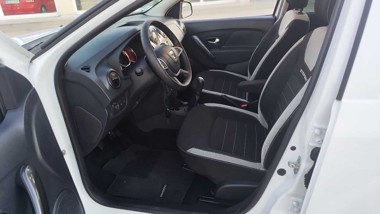 Foto Dacia Sandero 11