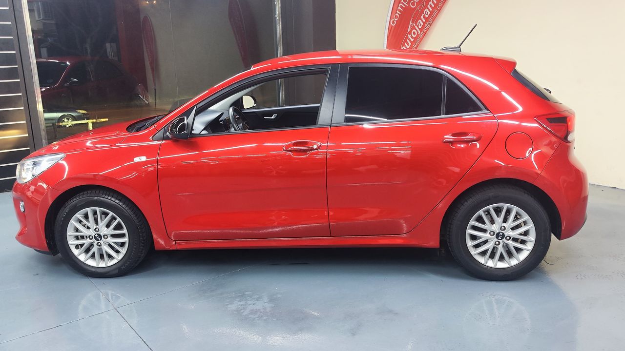 Foto Kia Rio 8