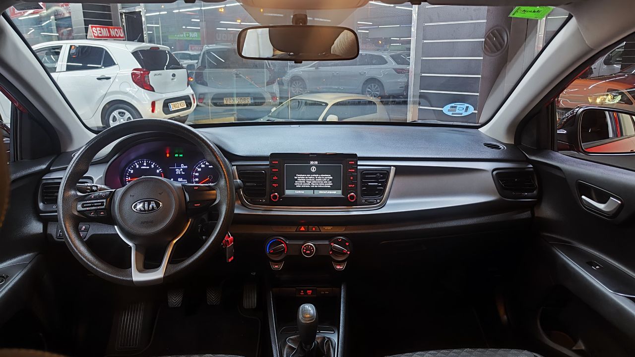 Foto Kia Rio 9