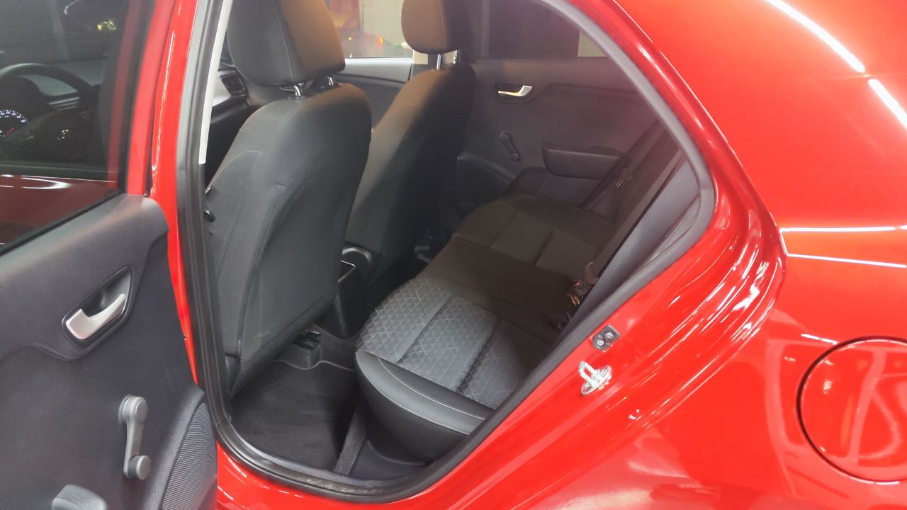 Foto Kia Rio 12
