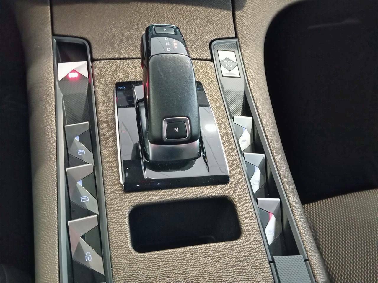 Foto DS Automobiles DS 7 13