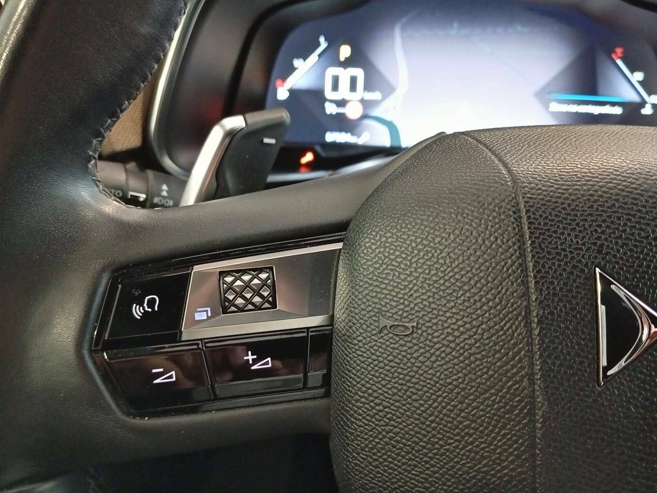 Foto DS Automobiles DS 7 14