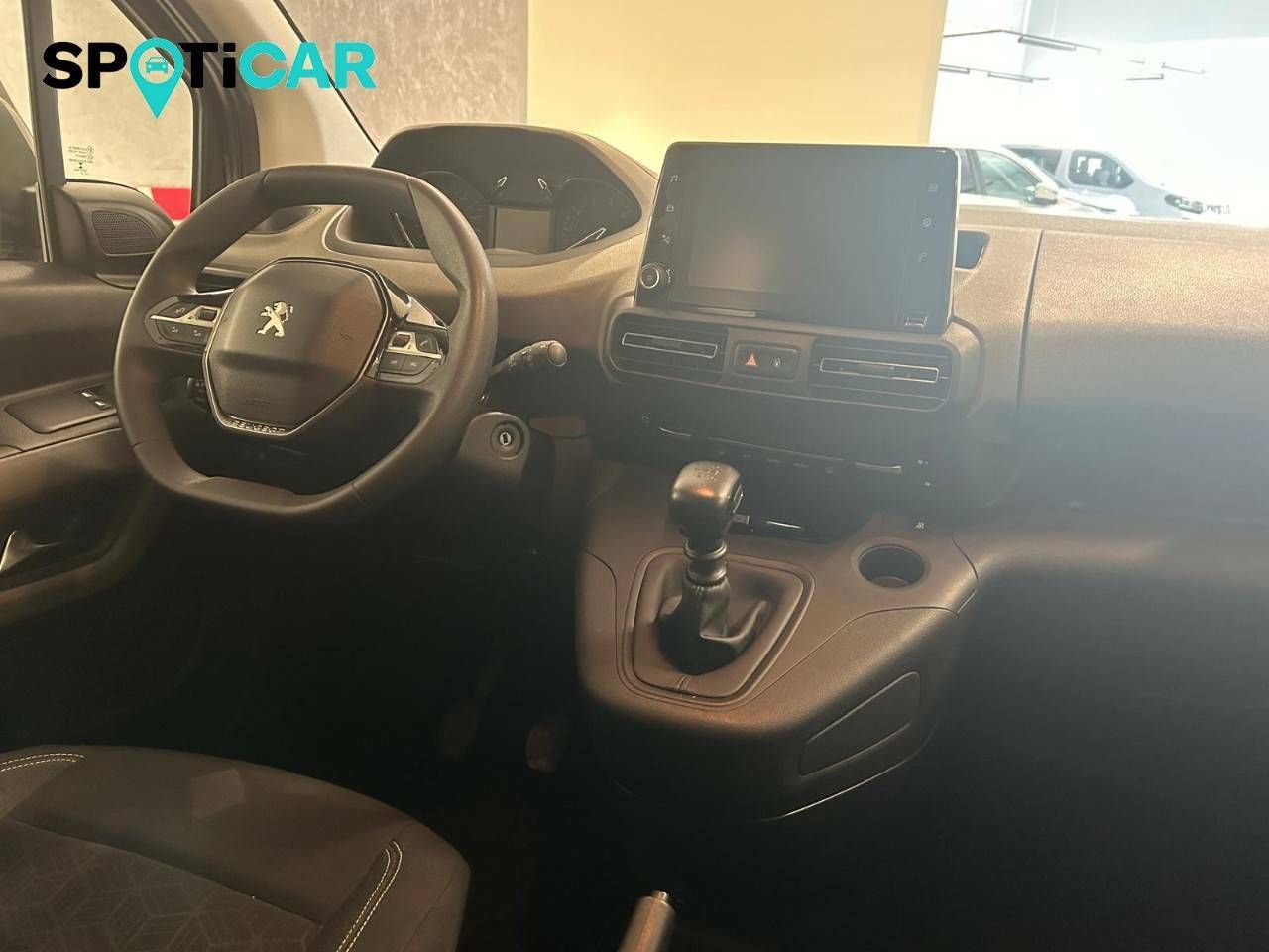 Foto Peugeot Rifter 12