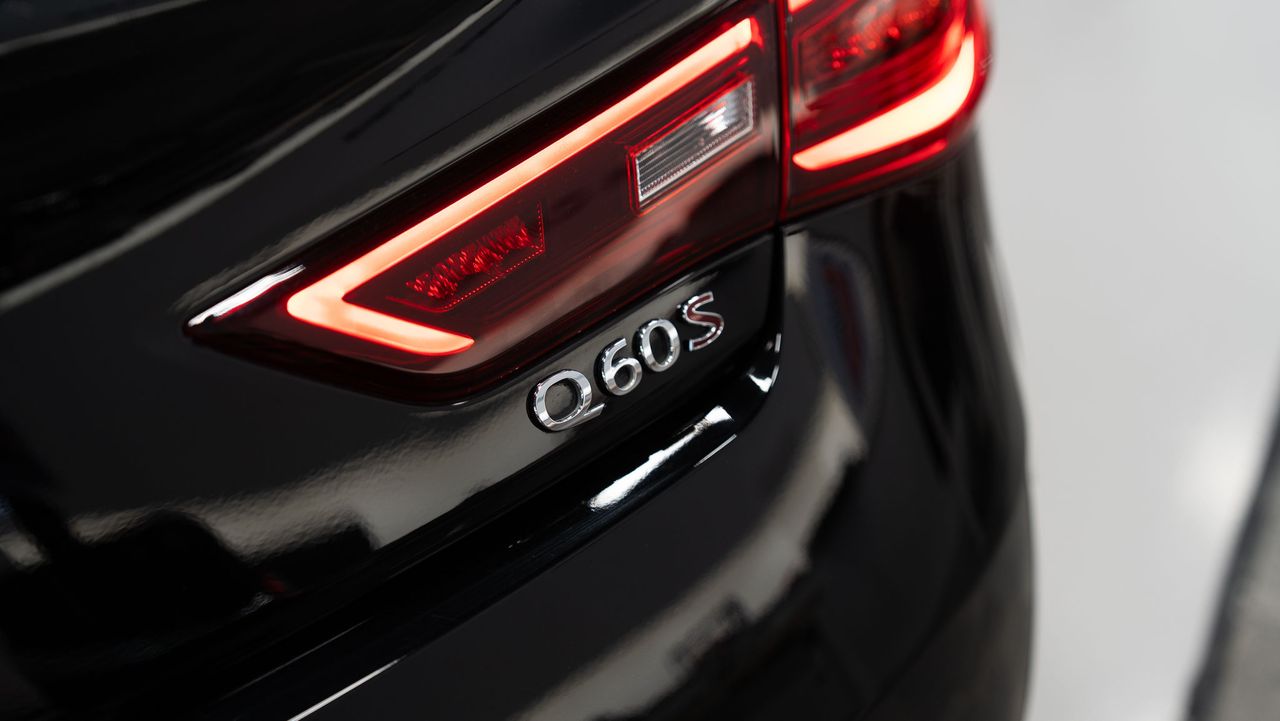 Foto Infiniti Q60 34
