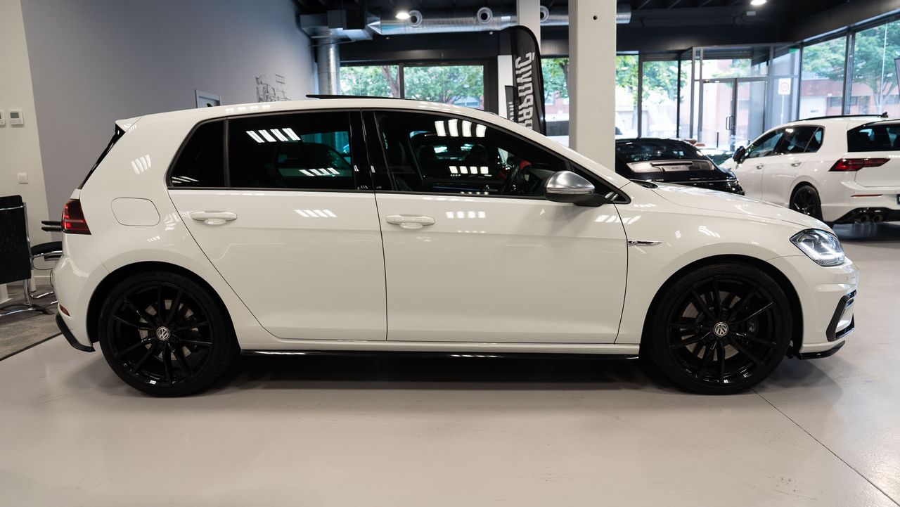 Foto Volkswagen Golf 9