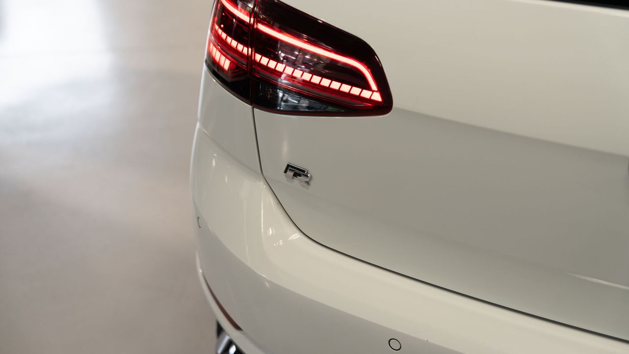Foto Volkswagen Golf 37