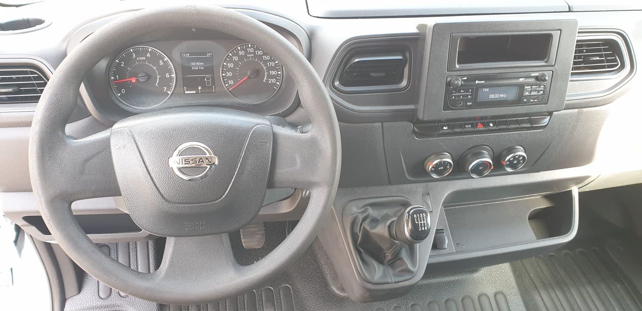 Foto Nissan NV400 10