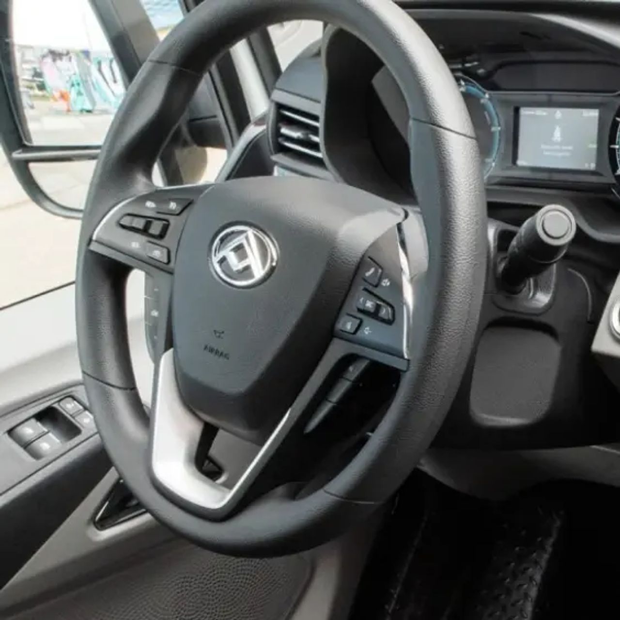 Foto Maxus e Deliver 9 4