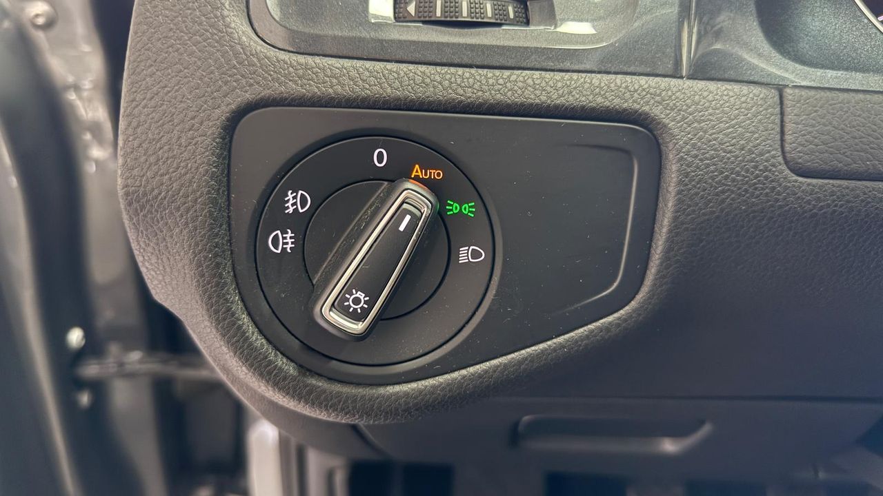 Foto Volkswagen Golf 9