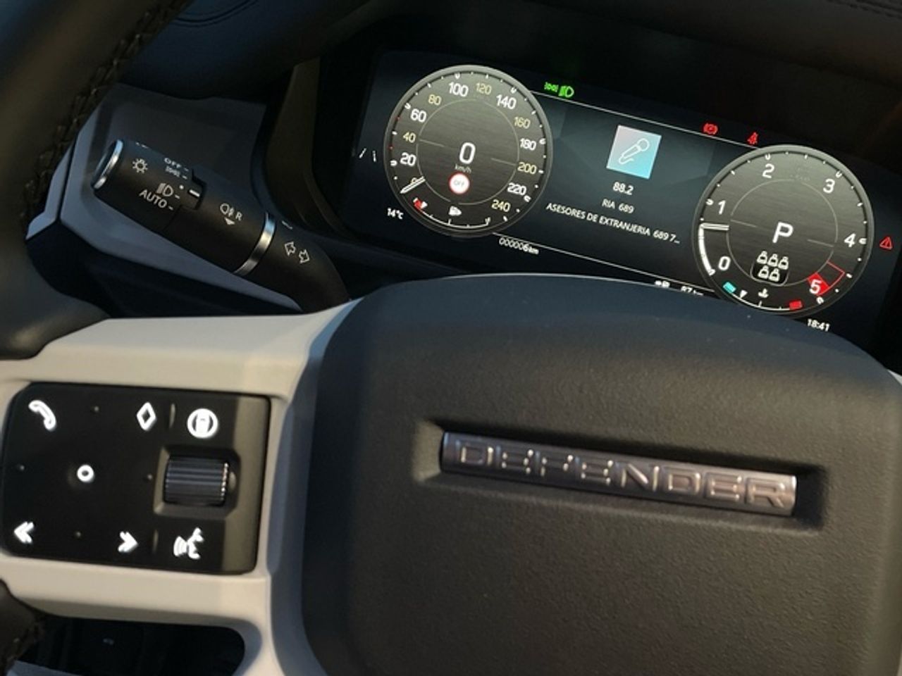 Foto Land-Rover Defender 17