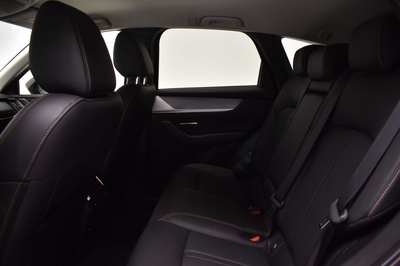 Foto Mazda CX-60 8