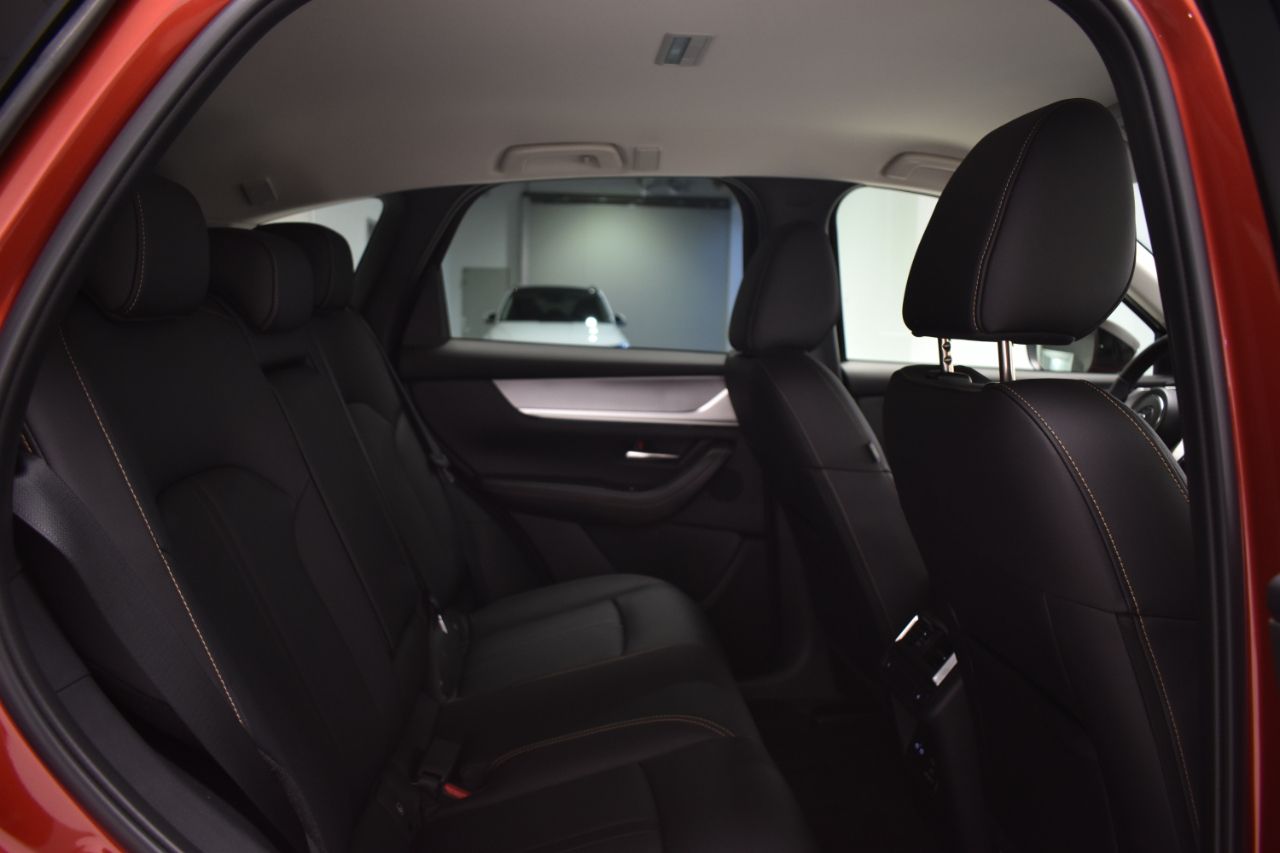 Foto Mazda CX-60 17