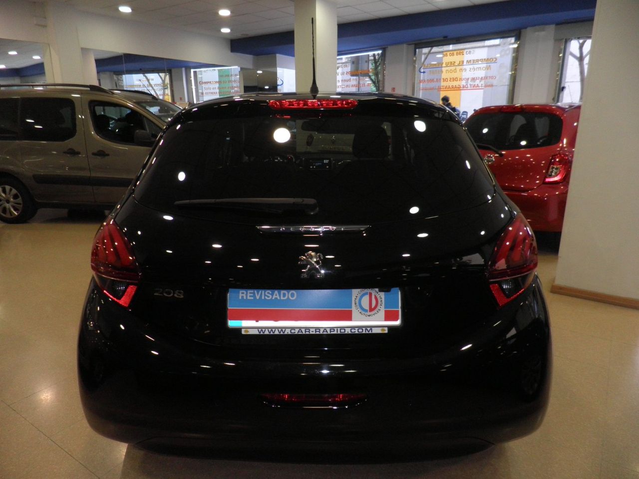 Foto Peugeot 208 8