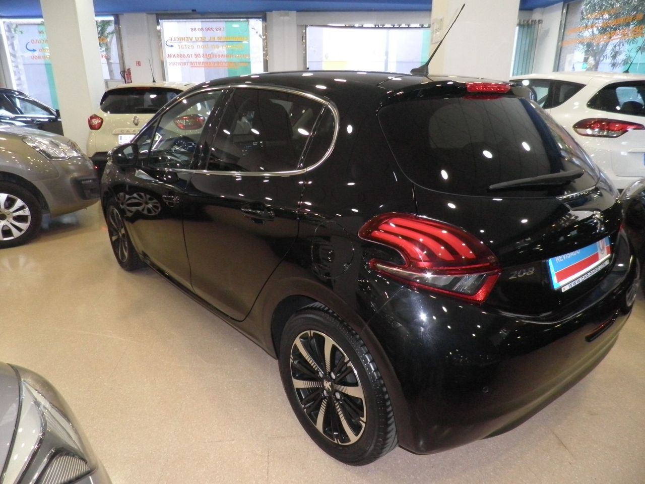 Foto Peugeot 208 12