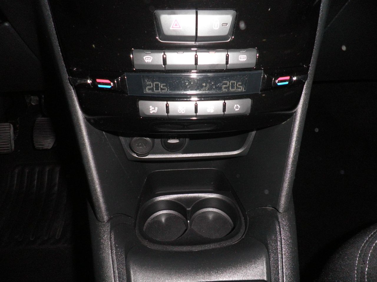 Foto Peugeot 208 15
