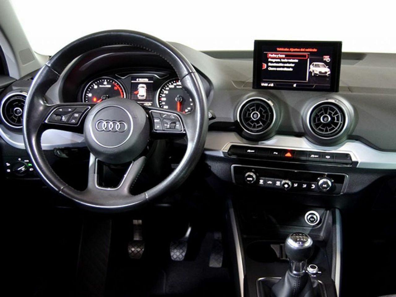 Foto Audi Q2 15
