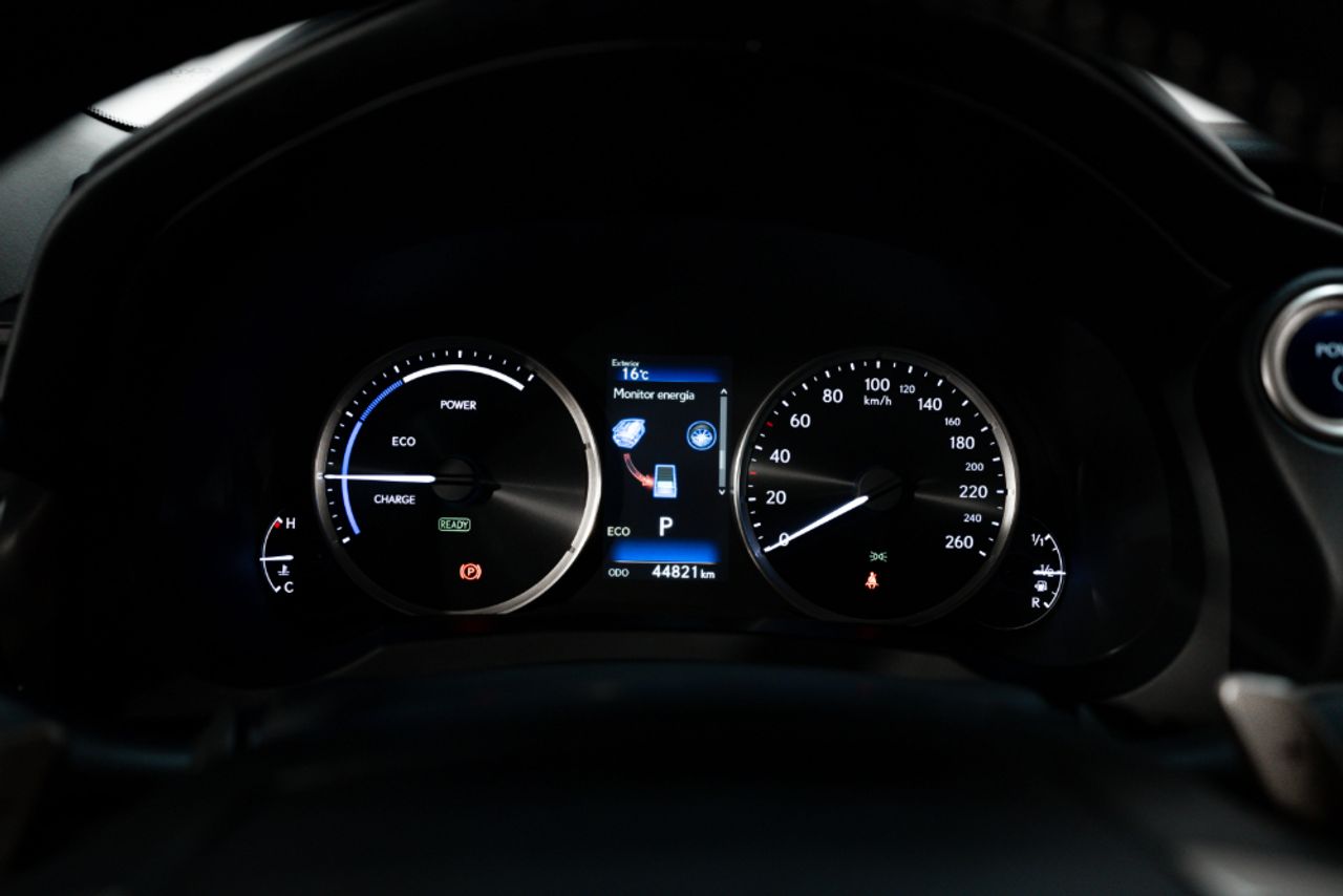 Foto Lexus IS 15