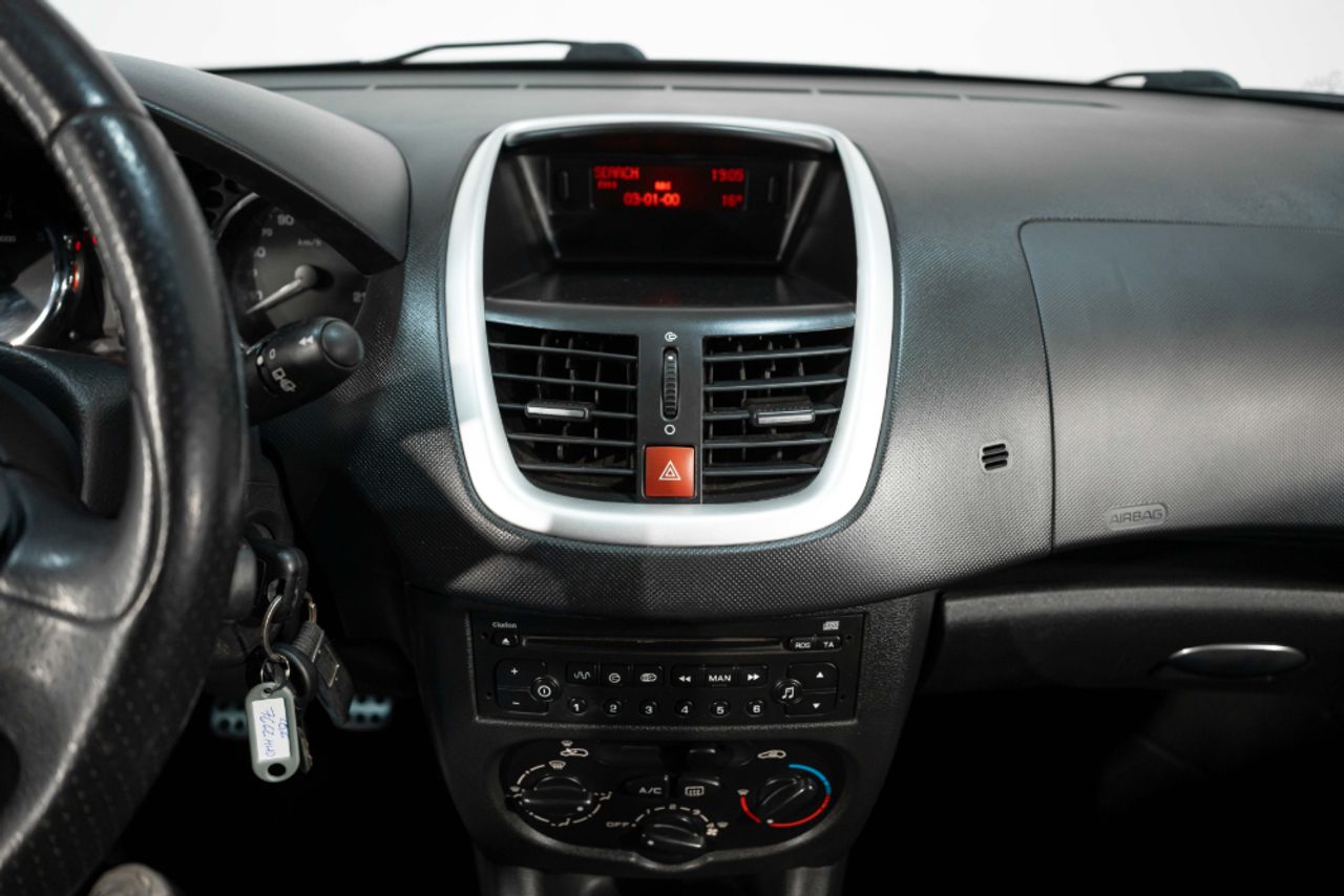 Foto Peugeot 206 + 17