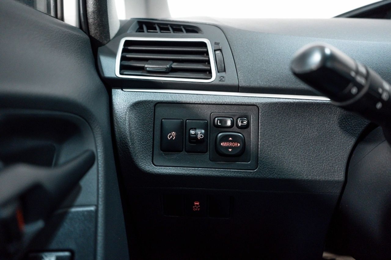 Foto Toyota Corolla Verso 11