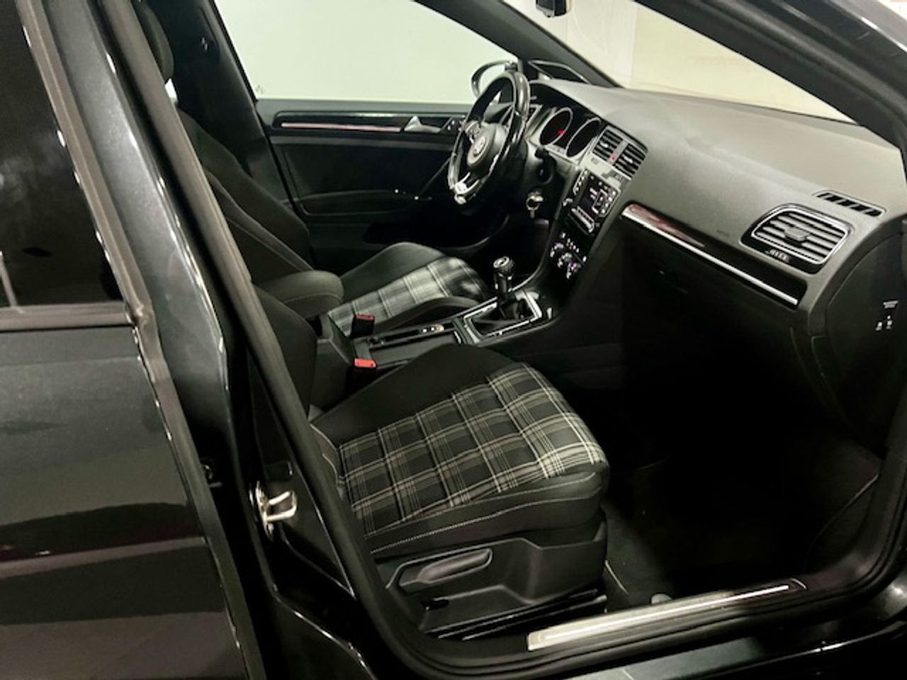Foto Volkswagen Golf 16