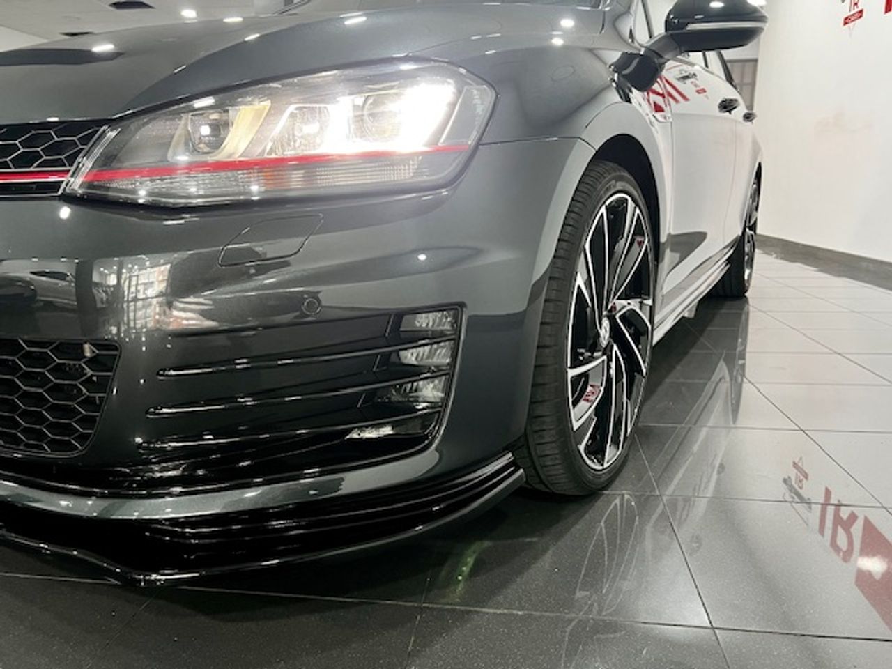 Foto Volkswagen Golf 17