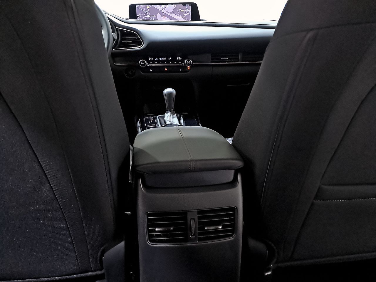 Foto Mazda CX-30 33