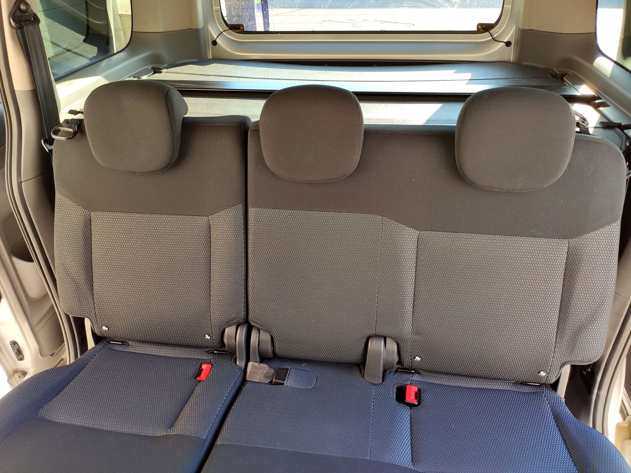 Foto Nissan NV250 16