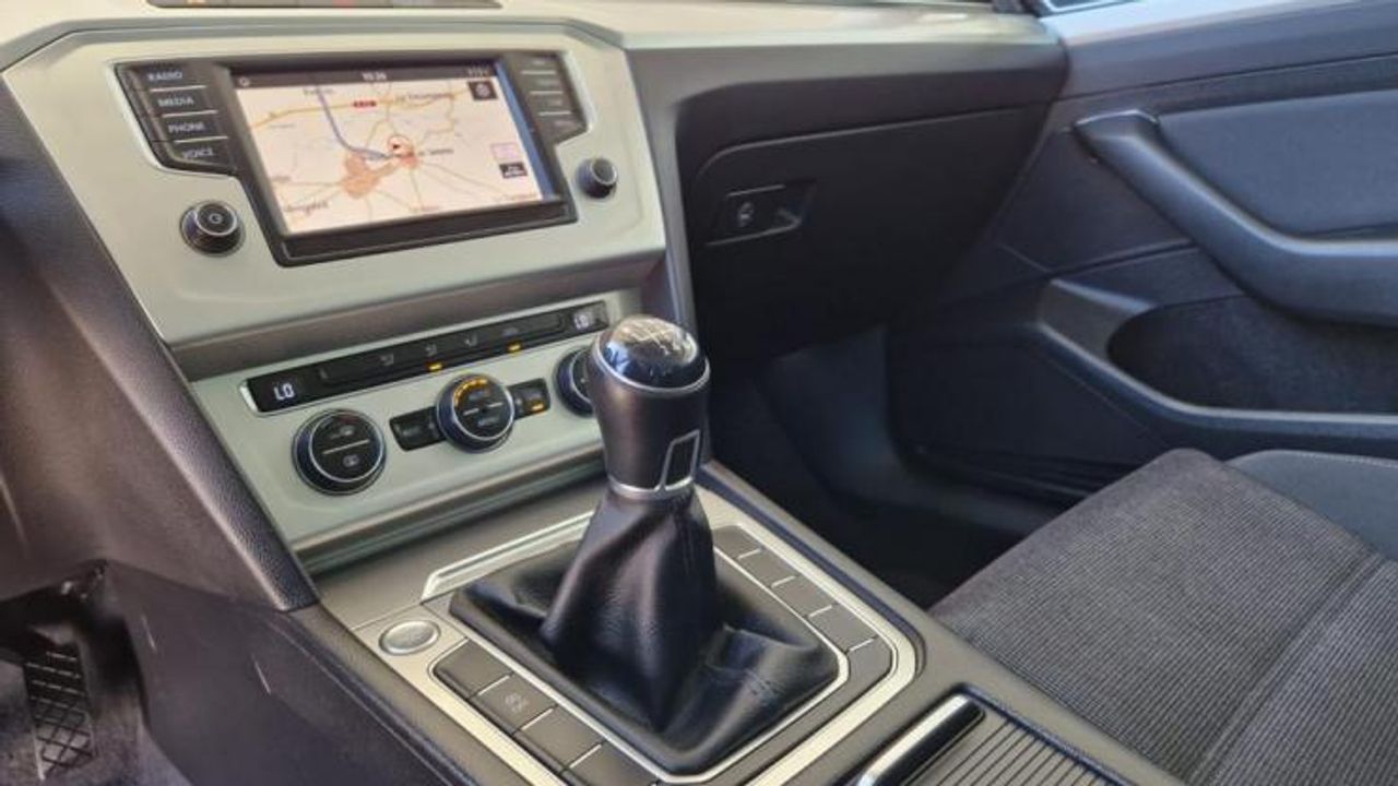 Foto Volkswagen Passat 16