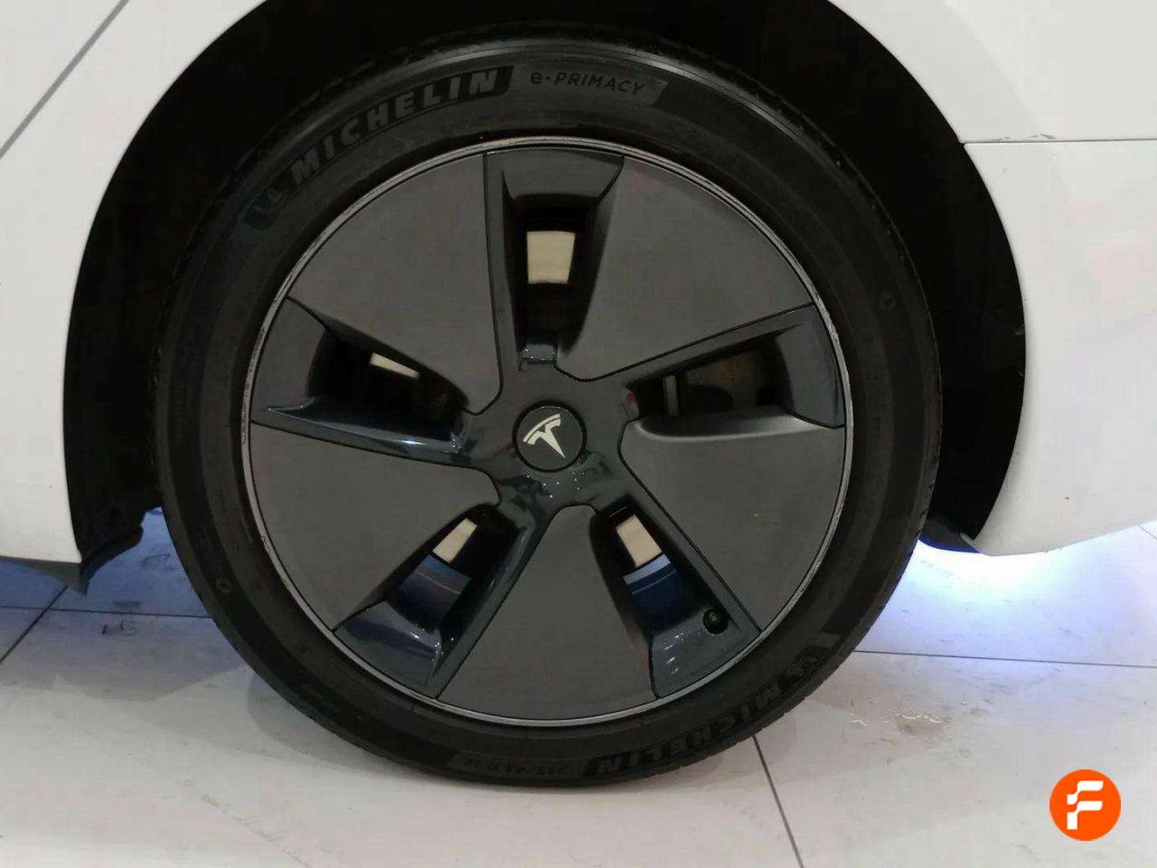 Foto Tesla Model 3 25