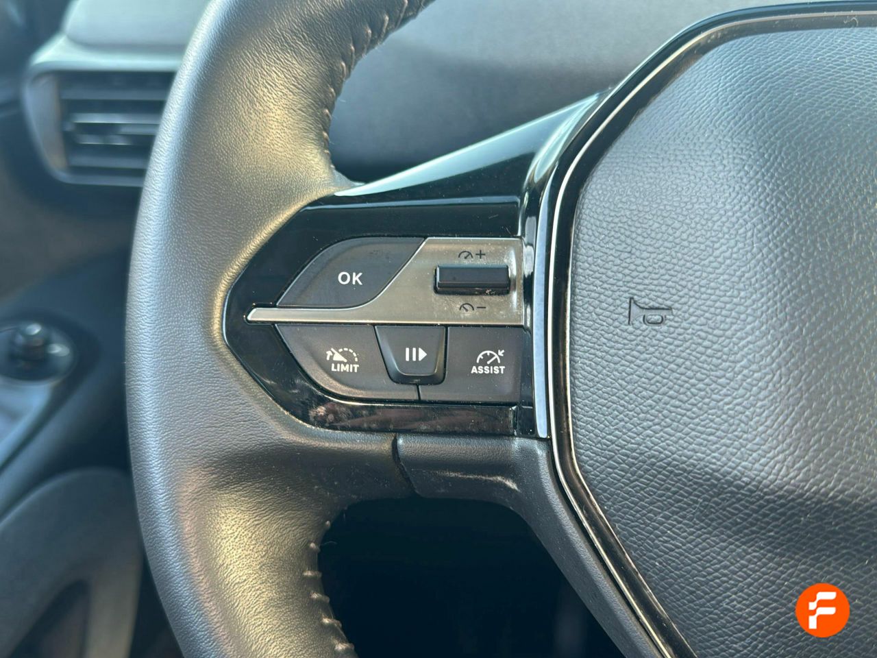 Foto Peugeot Rifter 10