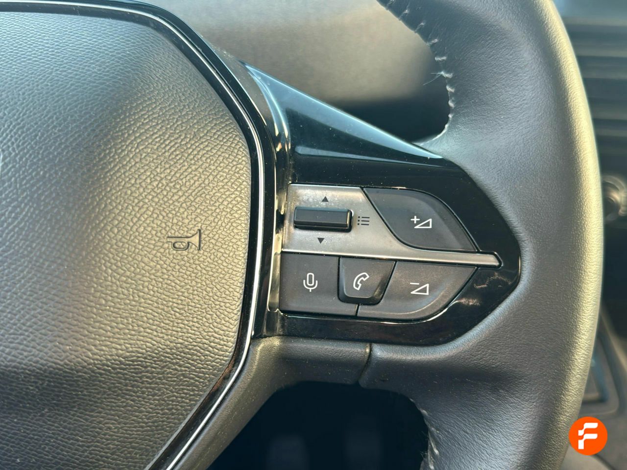 Foto Peugeot Rifter 11