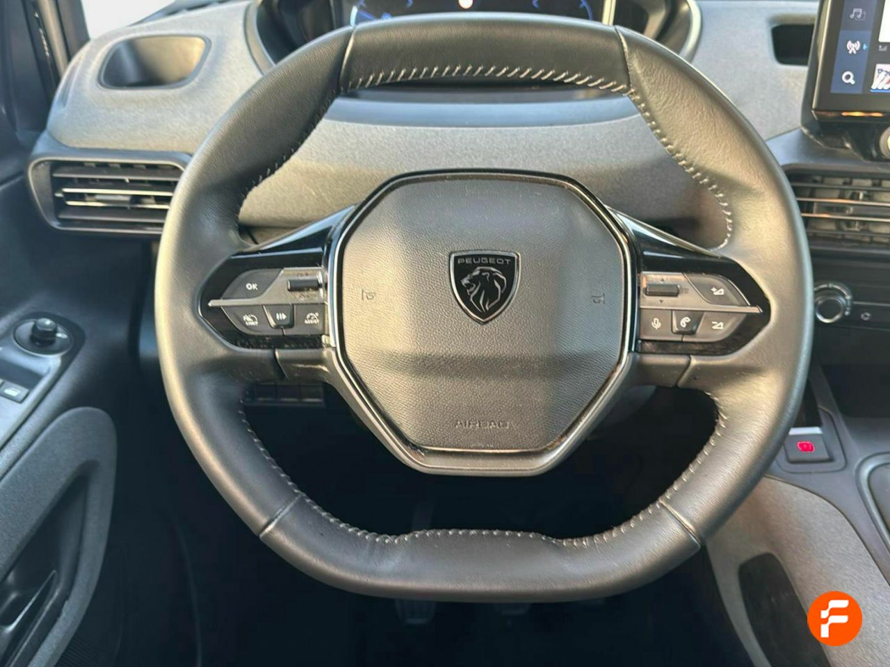 Foto Peugeot Rifter 13
