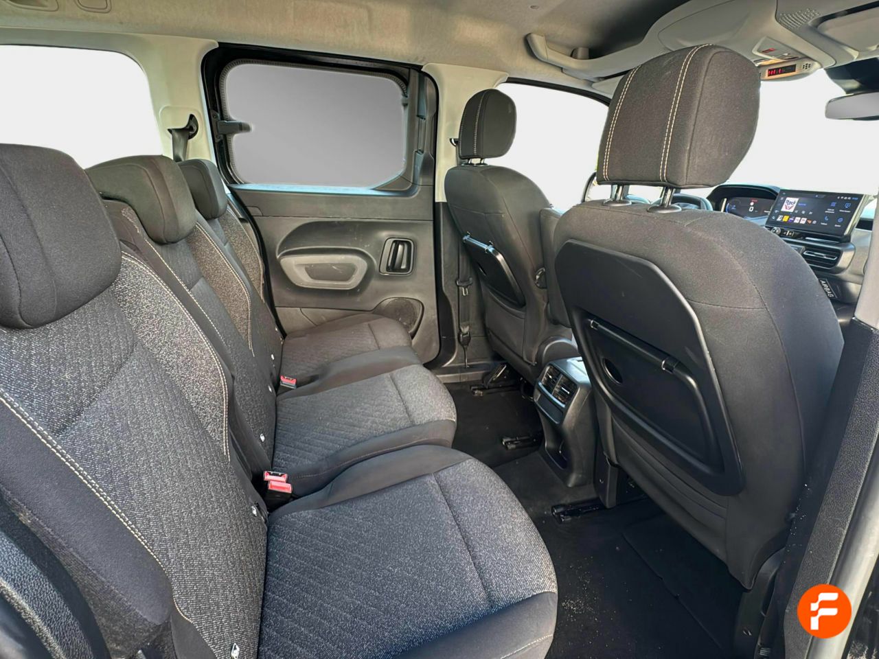 Foto Peugeot Rifter 19