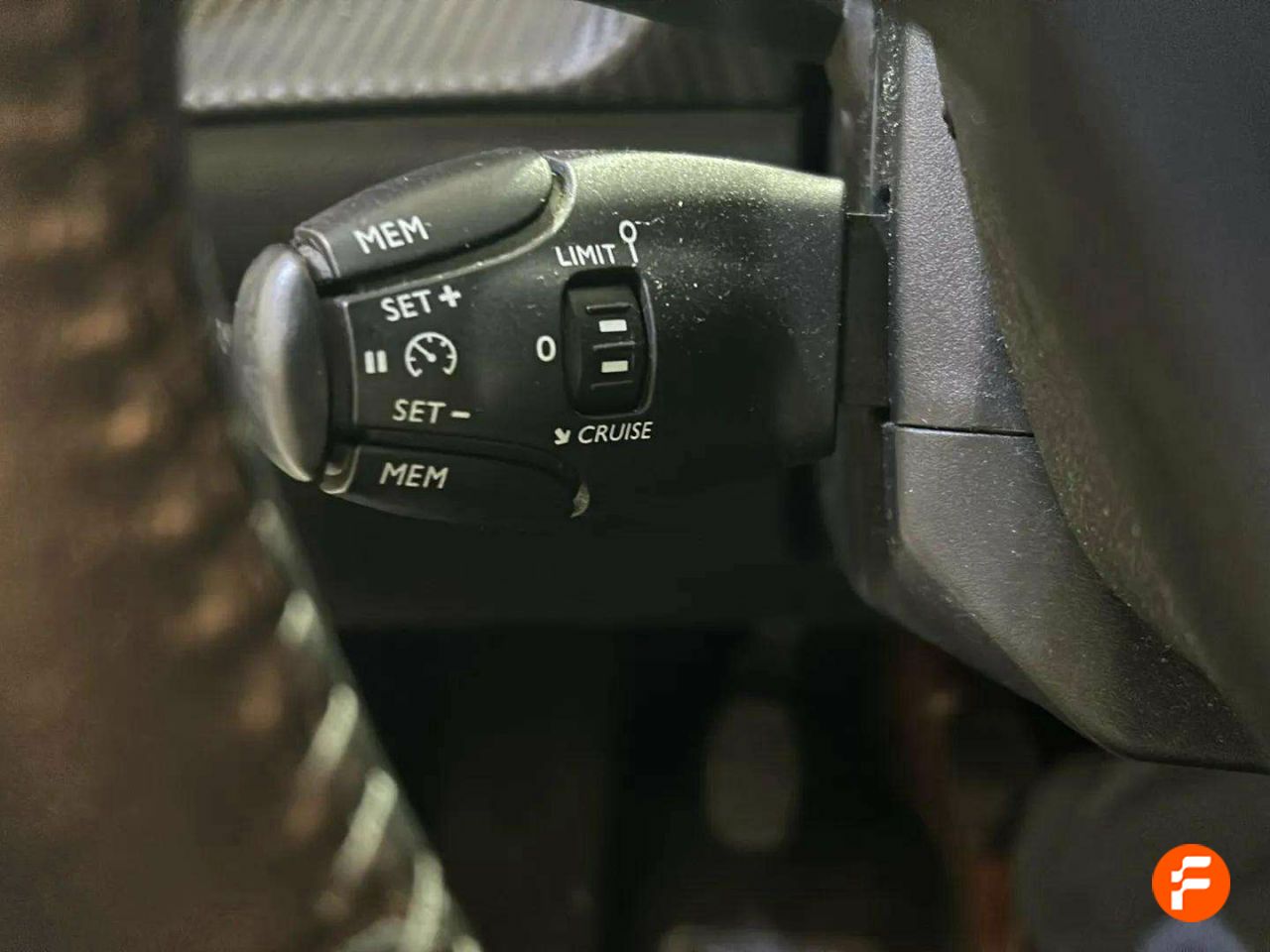 Foto Peugeot 208 16
