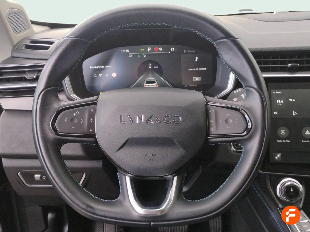 Foto LYNK&CO 01 13
