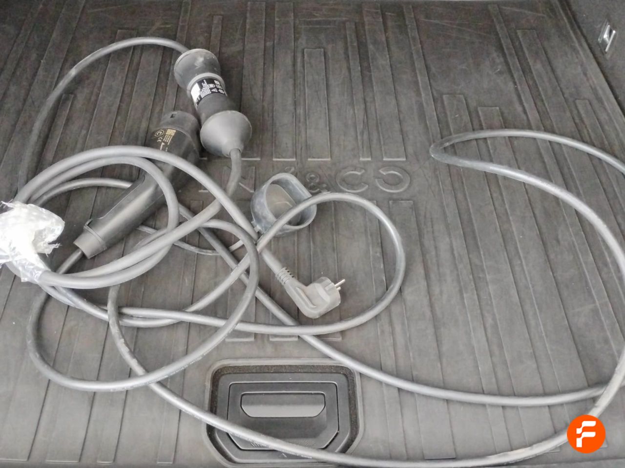 Foto LYNK&CO 01 33