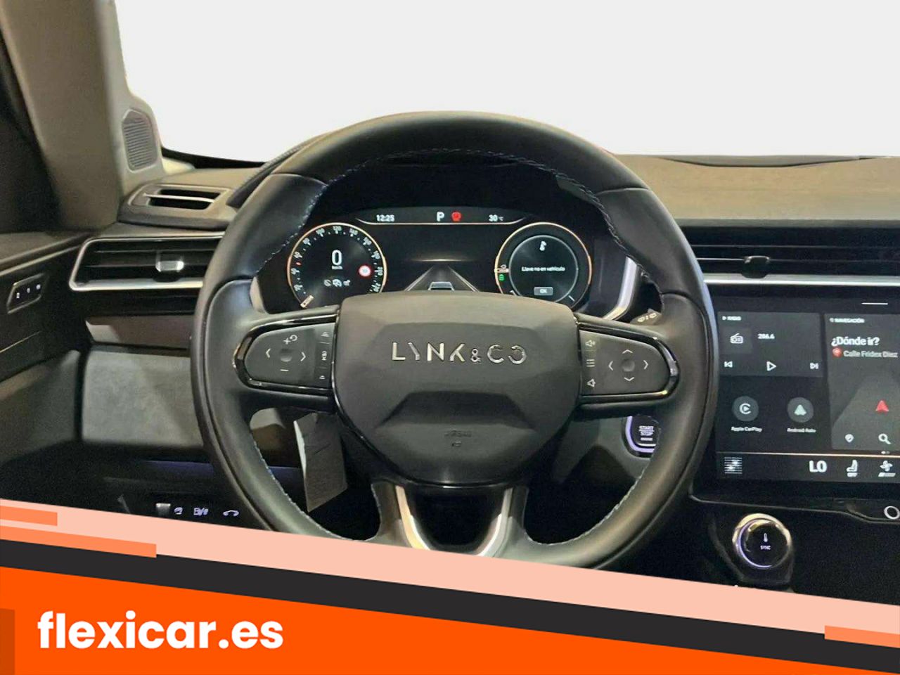 Foto LYNK&CO 01 13
