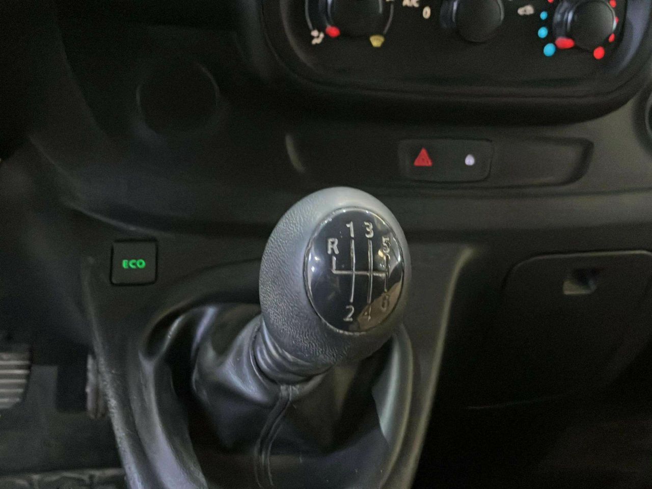 Foto Opel Vivaro 16