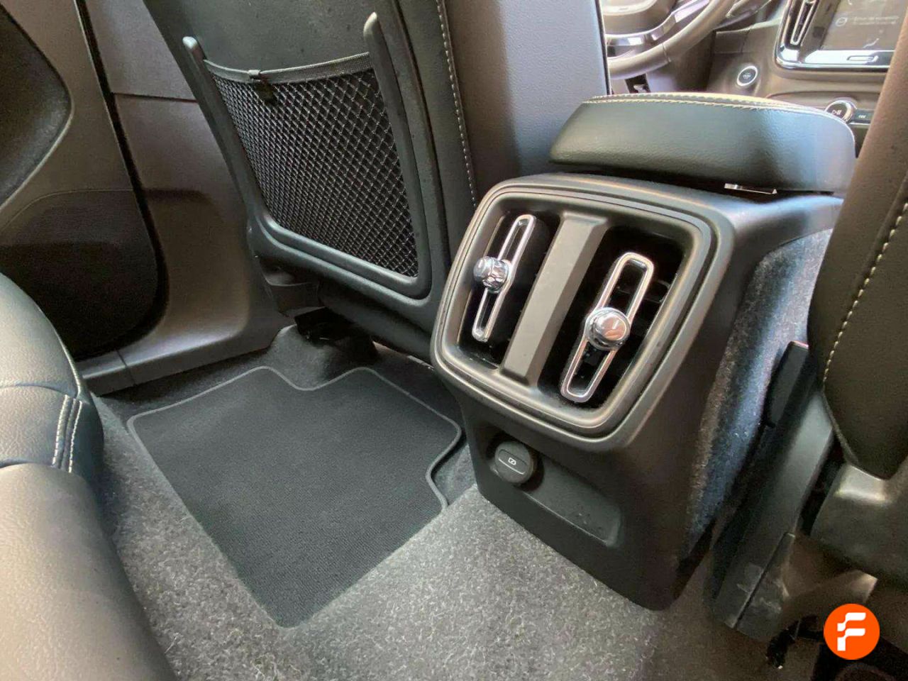 Foto Volvo XC40 34