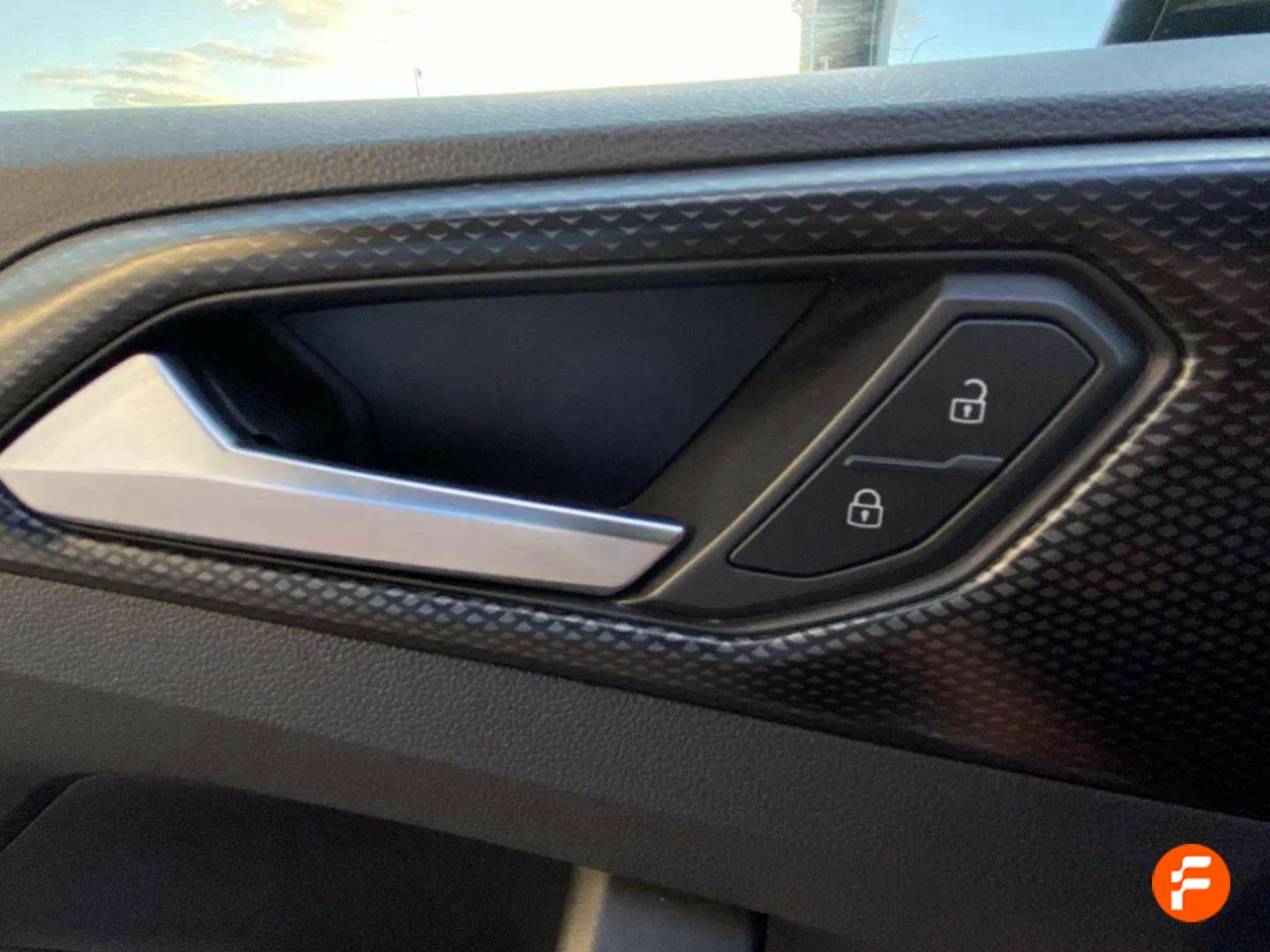 Foto Volkswagen T-Cross 23