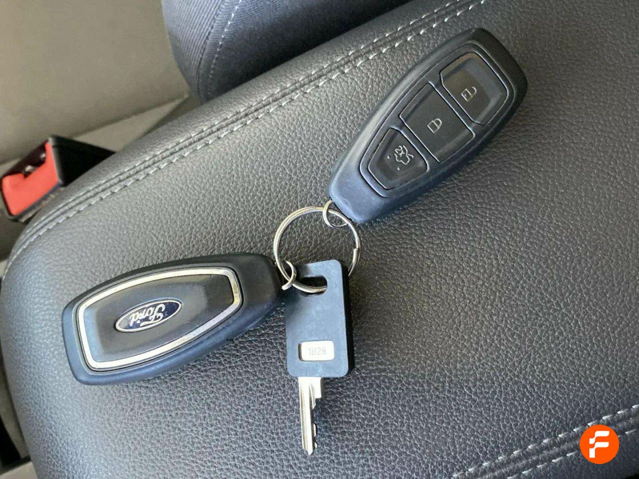 Foto Ford Grand C-MAX 16