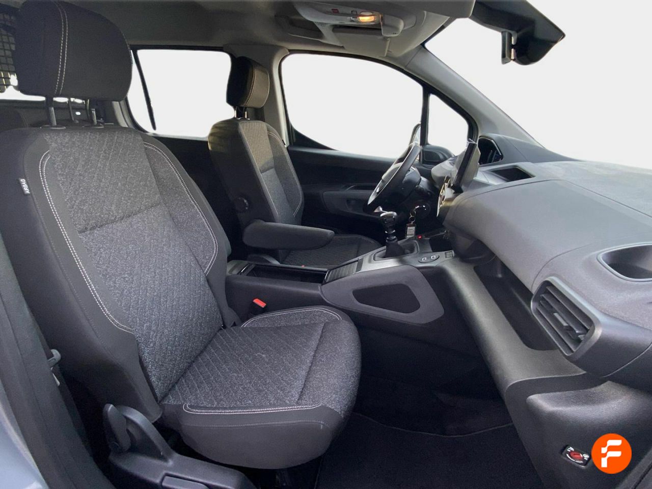 Foto Peugeot Rifter 12
