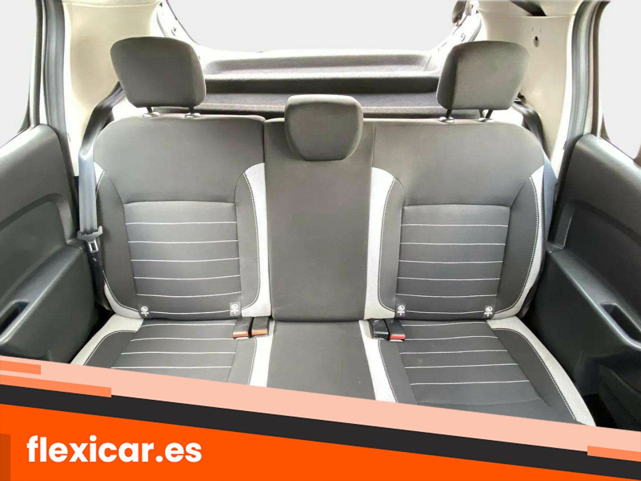 Foto Dacia Sandero 13