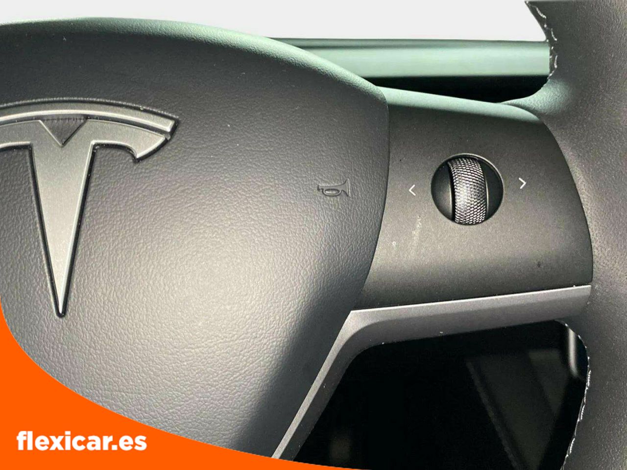 Foto Tesla Model Y 14