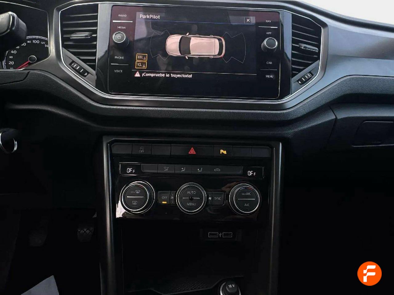 Foto Volkswagen T-Roc 22