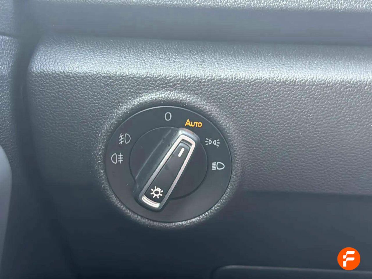 Foto Volkswagen T-Roc 23