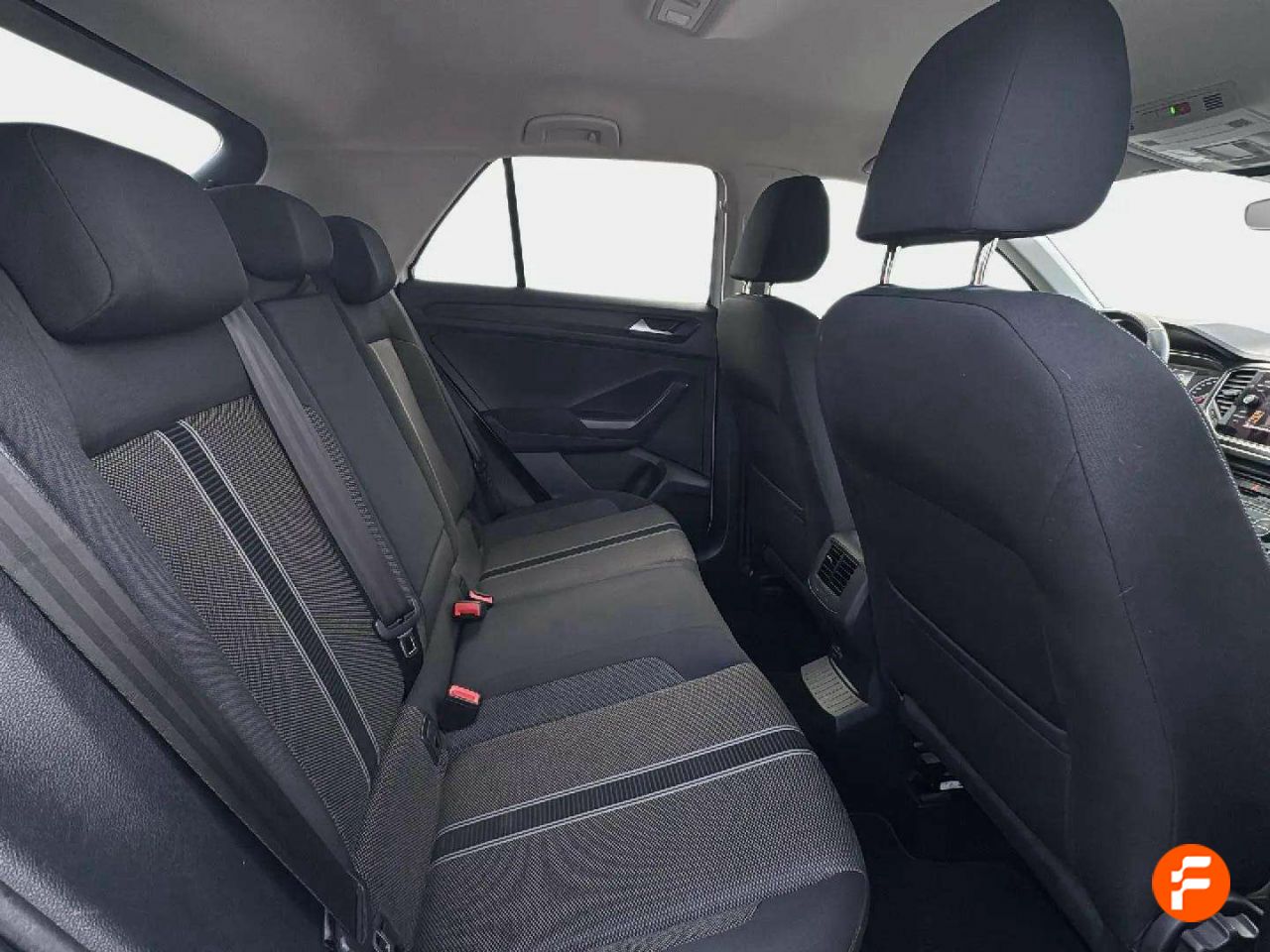 Foto Volkswagen T-Roc 26