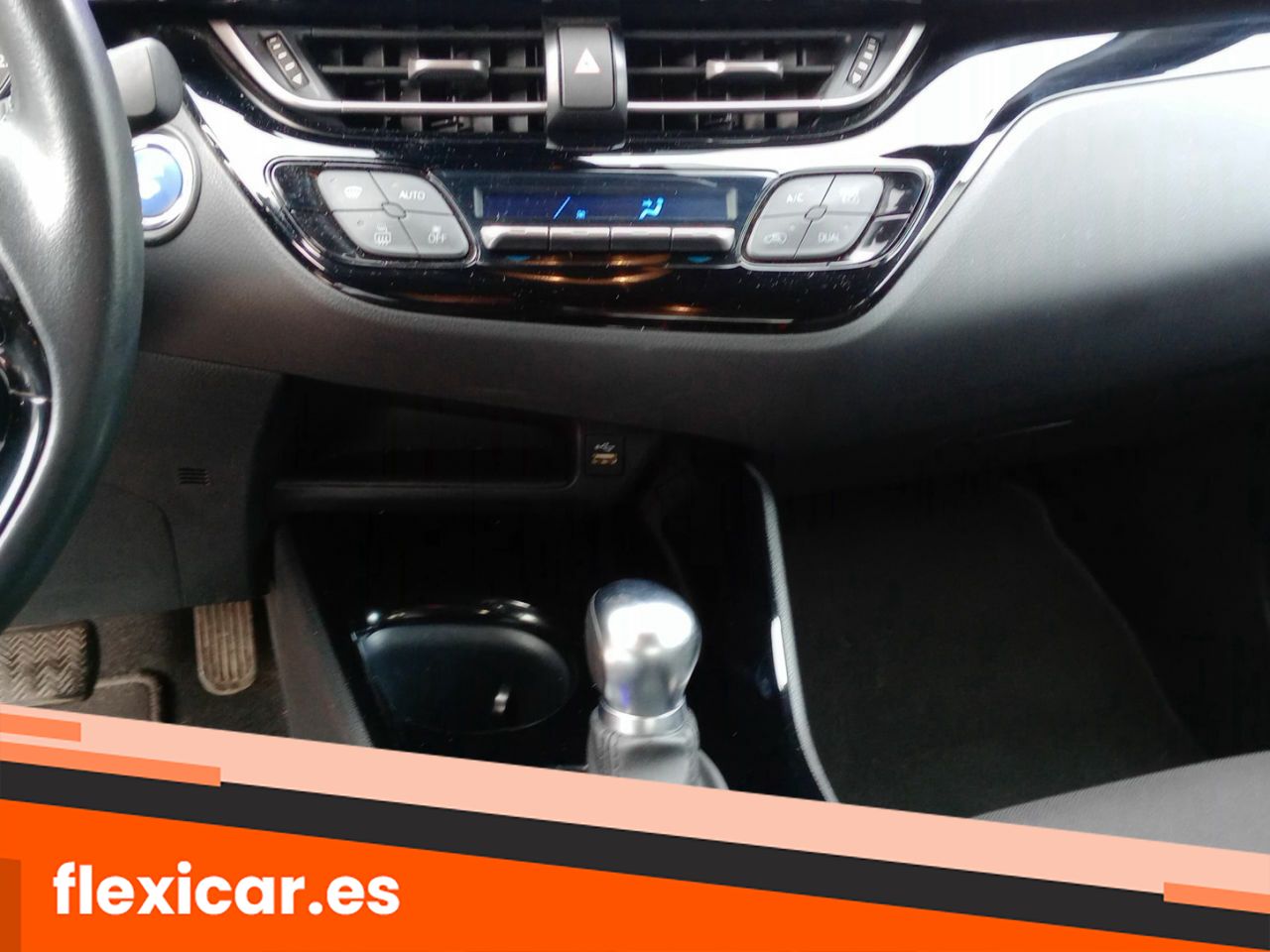 Foto Toyota C-HR 16