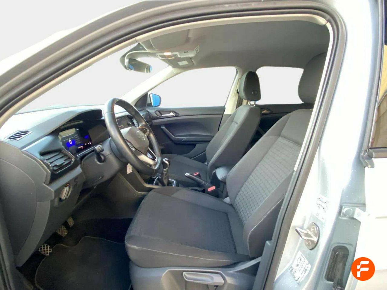 Foto Volkswagen T-Cross 13